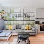 Central Iconic Berlin Characters Apartment