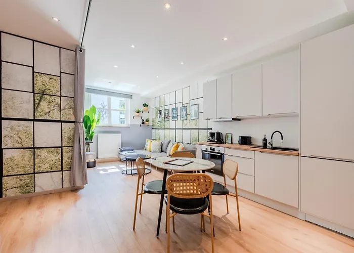 Central Iconic Berlin Characters Apartment