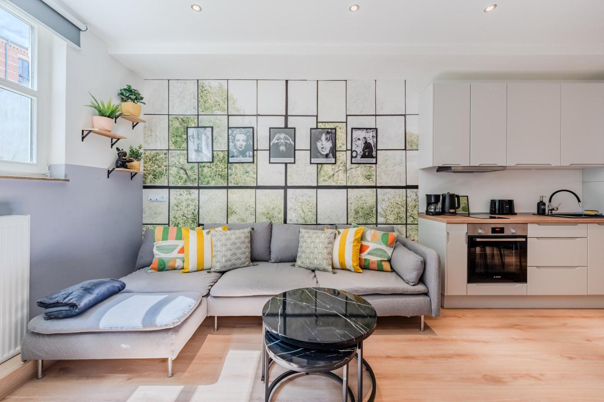 Iconic Characters Apartment Berlin